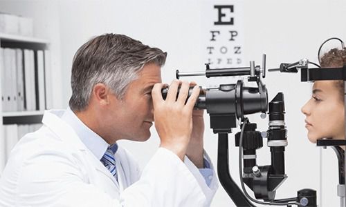 Хто завдяки корекції зможе зняти окуляри?. На  питання відповів головний лікар МНТК "Мікрохірургії ока" ім. академіка С. Н. Федорова".