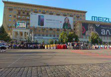 В Харкові на площі Свободи – масштабний флешмоб, присвячений Дню захисту дітей. У Харкові розпочався масштабний флешмоб до Дня захисту дітей.