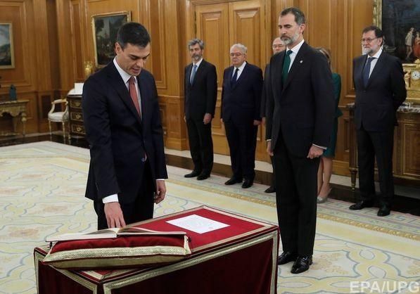 Прем'єр Іспанії відмовився присягати на Біблії, заявивши що є атеїстом. Це перший глава іспанського уряду в історії, який відкрито заявив про свою нерелігійность.