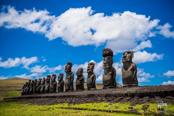 Фахівці розкрили таємницю статуй з острова Пасхи. Острів Пасхи є одним з найзагадковіших місць на Землі.