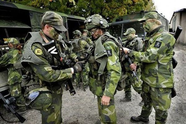 Напруженість росте, Швеція мобілізує 22 тис. військових резервістів. Це покликаною підготувати своїх громадян до потенційного нападу супротивника.