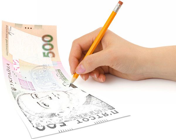 В Україні все частіше підробляють гроші. Крім гривні, в Україні стали виявляти фальшиві долари.