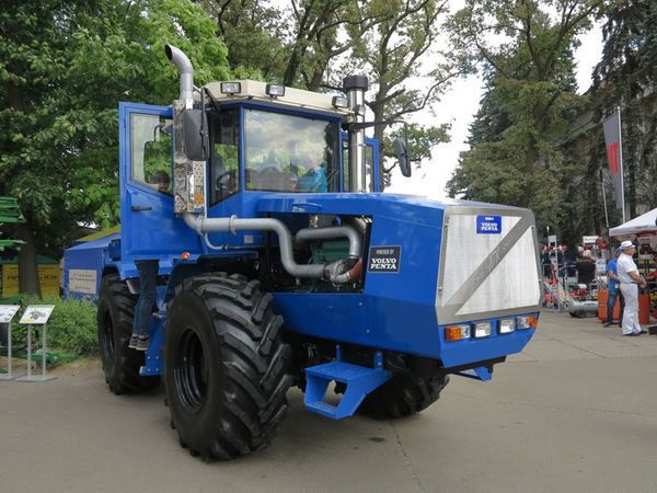 На міжнародної агропромислової виставки «Агро-2018» показали нові українські трактори АТК. На виставці в Києві «Агроторговая компанія» показала дві свої нові моделі.