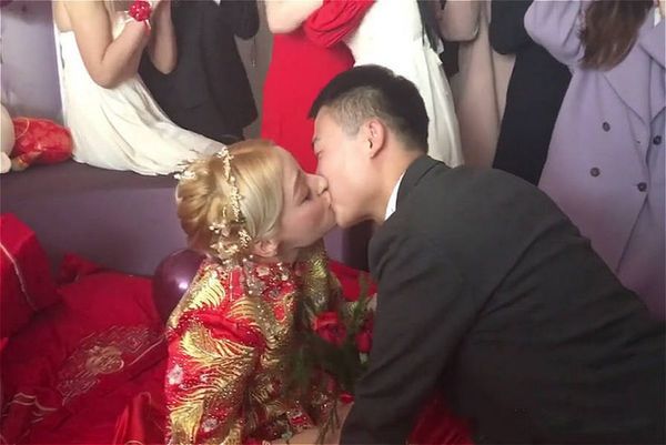 Китаєць вирішив одружитися на українці. Його батьки очманіли від поведінки майбутньої невістки!. Як сильно можуть відрізнятися погляди на одні і ті ж речі в різних країнах.