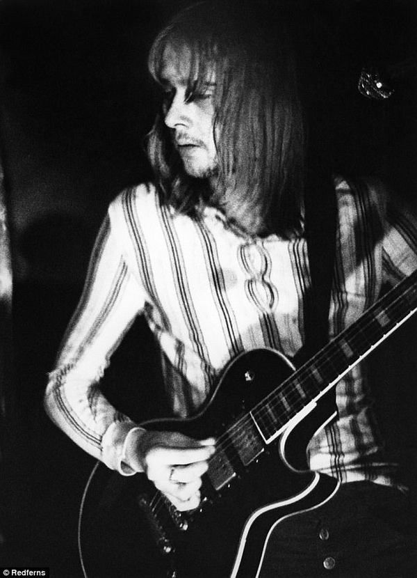 Помер екс-гітарист групи Fleetwood Mac: фото, біографія та найкращі пісні. Помер Денні Кіруон.
