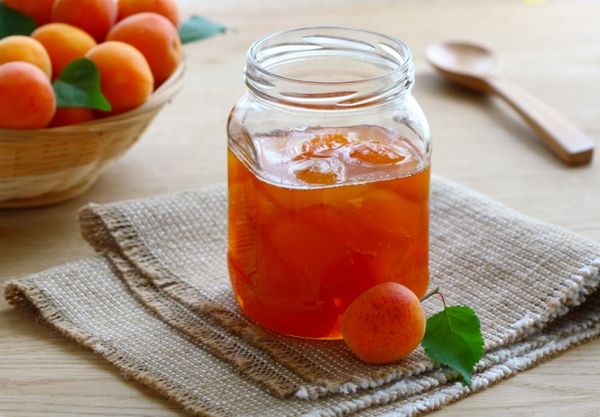 Запасаємося на зиму абрикосовим варенням. Приготуйте абрикосове варення або джем за перевіреними рецептами.