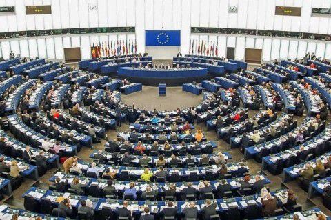 Європарламент схвалив виділення Україні мільярда євро. Європарламент затвердив EUR1 млрд макрофінансової допомоги Україні.