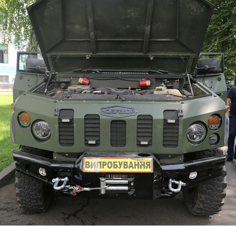 Міноборони показало військовий автомобіль "Новатор". 14 червня був представлений новий український військовий автомобіль Новатор.