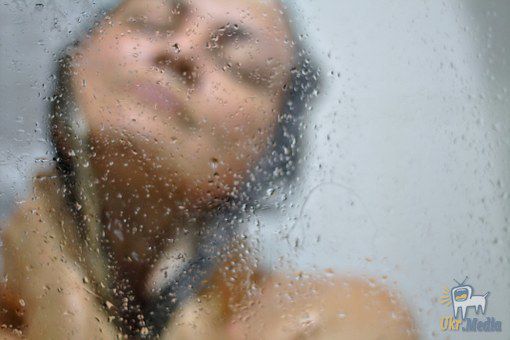 Експерти уточнили, коли краще приймати душ. Вчені стверджують, що залежно від часу доби вплив прийнятого душу на організм виявляється різним.