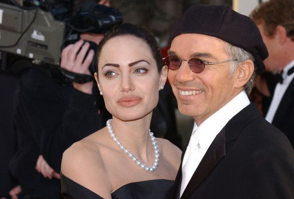 Екс-чоловік Анджеліни Джолі вперше розповів, чому розлучився з актрисою. Біллі Боб Торнтон зізнався, що досі спілкується з Анджеліною Джолі.