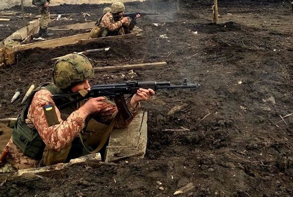 Підрозділи ЗСУ в Авдіївці намагаються оточити. Диверсійні групи намагалися обійти позиції української армії з флангів. Але їх зупинив зустрічний вогонь, заявили у штабі ОСС.