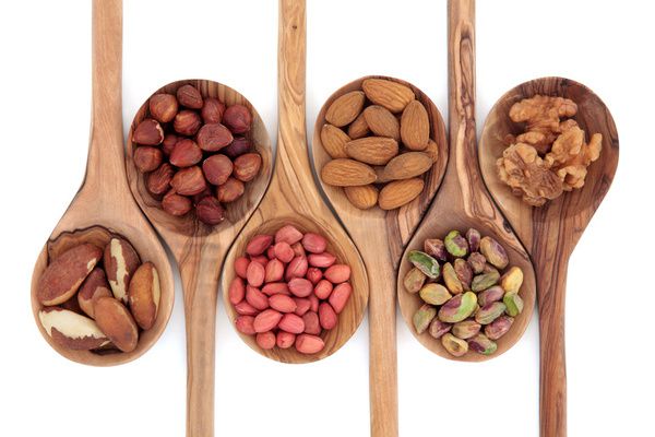 13 найкорисніших горіхів і насіння, які варто їсти кожен день, щоб залишатися здоровим. Горіхи і насіння завжди користувалися популярністю у багатьох культурах — у вигляді повноцінних перекусів, або як інгредієнти страв.