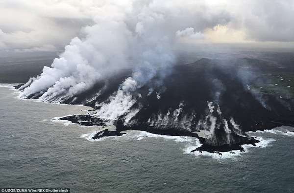 На Гаваї обрушився дощ з дорогоцінних каменів. Це наслідки виверження вулкана.