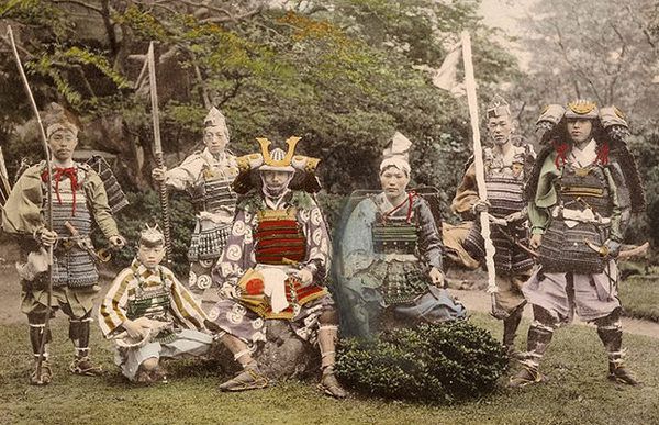 Краще гідна смерть, ніж ганебне життя: історія харакірі і сеппуку (Фото). Самураї свято шанували традиції свого народу. Для них головною якістю була честь. Для будь-якого японського воїна вона була цінніше життя.