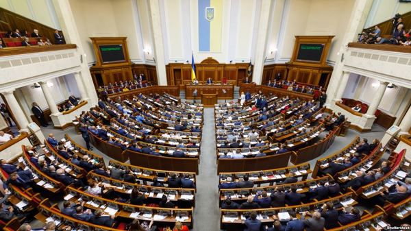 Рада 19 червня може розглянути закон про запуск Антикорсуда. Петро Порошенко сподівається вже завтра внести до ради законопроект про запуск Антикорупційного суду.