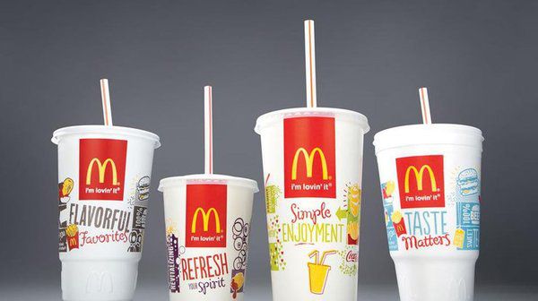 McDonald's відмовиться від пластикових соломинок. Поки що тільки у Великобританії та Ірландії.