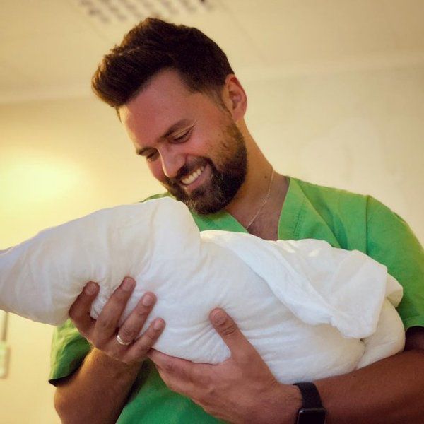 Телеведучий Тимур Мірошниченко вперше став батьком. У відомого телеведучого народилася донька.