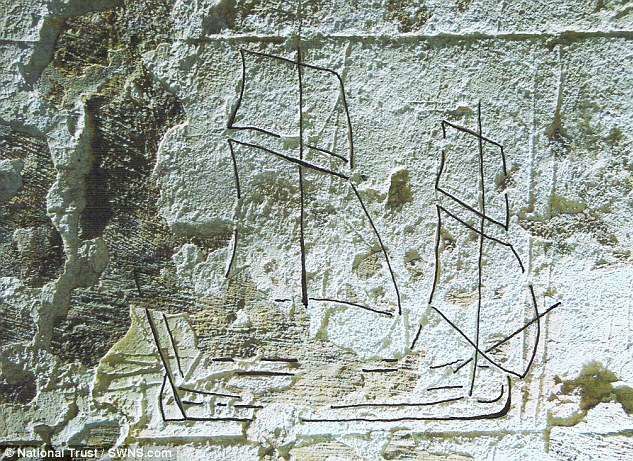 В англійському замку знайшли 250-літні графіті. Намалювали графіті французькі полонені моряки, яких під час Семирічної війни в період між 1756 і 1763 роками тримали в жорстких умовах.