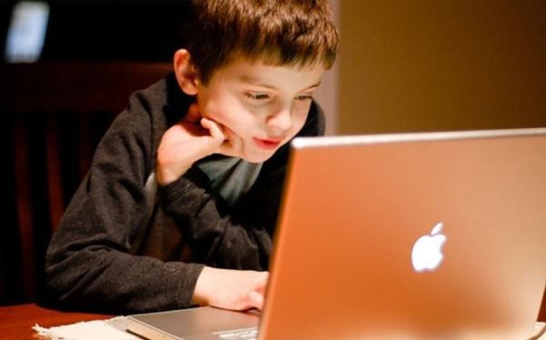 6 причин, чому інтернет робить ваших дітей сумними, злими і ледачими. Ось як це відбувається.