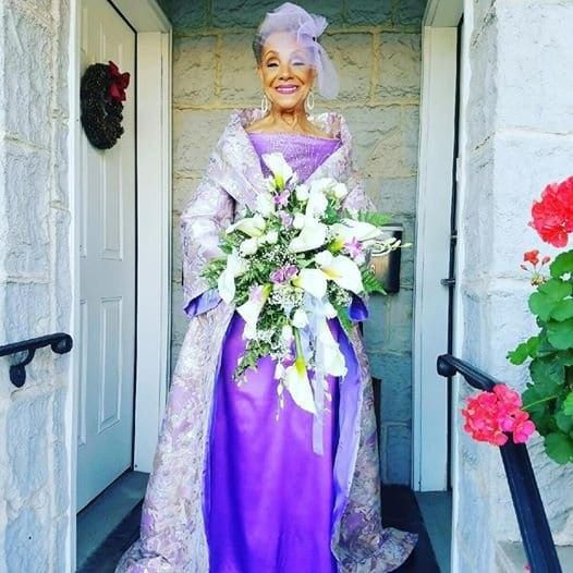 Цій нареченій 86 років, але вона підкорила весь Інтернет своїм чудовим вбранням! Шикарна жінка!. Весь інтернет простір обговорює «найбільшу стильну жінку похилу наречену».