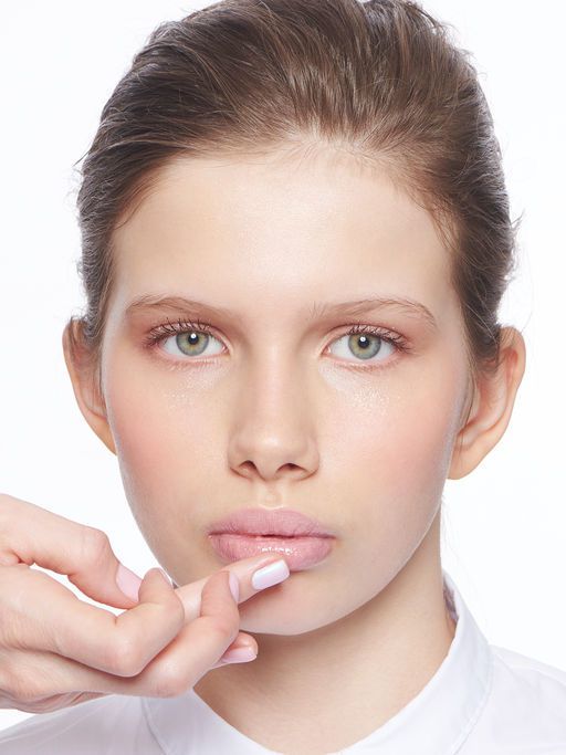 У всіх на вустах: причини використовувати бальзами для губ з SPF. Все про правильний захист ніжної шкіри.