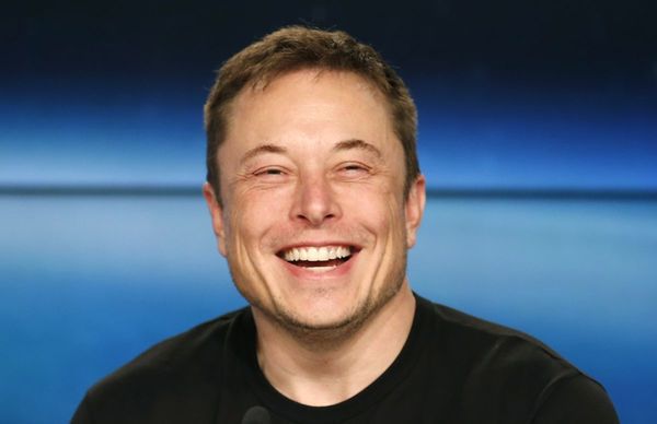 Tesla готує компактний кросовер. Ілон Маск оголосив дату презентації міського кросовера під назвою Model Y.