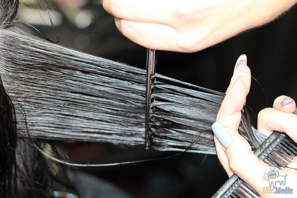 Стрижка і фарбування волосся в липні 2018 за Місячним календарем. Місячний календар стрижки та фарбування волосся допоможе вибрати найбільш вдалі дні в липні 2018 року.