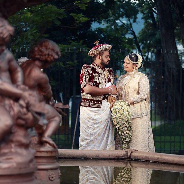 10 найкрасивіших весільних нарядів зі всього світу. Традиційні весільні вбрання сьогодні мало хто використовує.