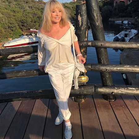 Що налізло, то й пішло...Алла Пугачова захотіла пожити в Греції (відео). 42-річний російський шоумен Максим Галкін опублікував в Instagram новий сімейний ролик.