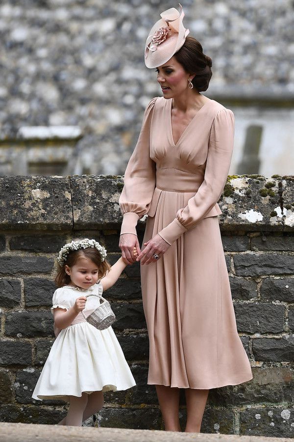 Правила для принцеси: що повинна робити маленька Шарлотта. Як виявилося, навіть самі юні члени королівської сім'ї повинні слідувати протоколу.