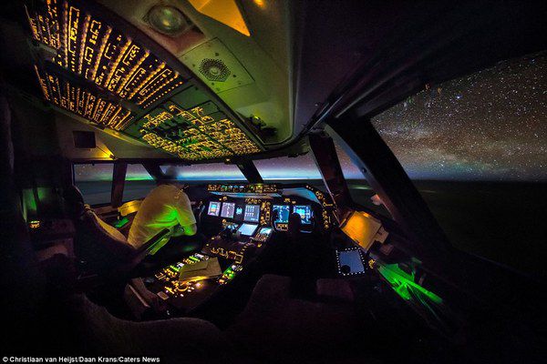 Від шторму до північного сяйва: вражаючі фотографії, зроблені пілотом з кабіни літака. Неймовірна краса.