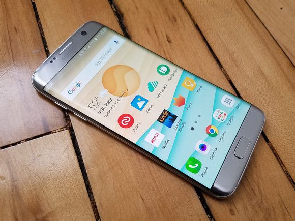 Samsung готує масове оновлення смартфонів. Смартфони отримають нову прошивку в липні.