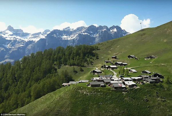 Ви можете переїхати в село у горах - і вам просто так дадуть $70 000!. Ось що треба робити.