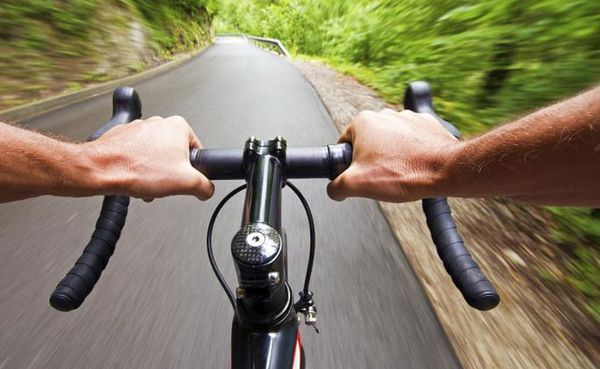 Як швидко схуднути за допомогою велосипеда. Велосипед як засіб пересування все активніше входить в життя багатьох.