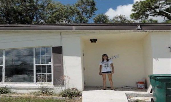 14-річна дівчинка купила власний будинок. Заглянувши всередину, її мама не повірила очам. На який вона, сама заробила.