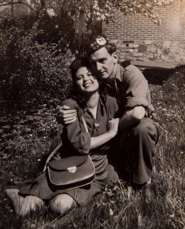 Бравий командос врятував від нацистів дівчину. 71 рік тому ця пара як і раніше живе душа в душу. Неймовірна історія кохання!