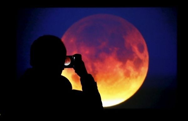 27 липня буде найдовше місячне затемнення!.  "Кривавий" Місяць.