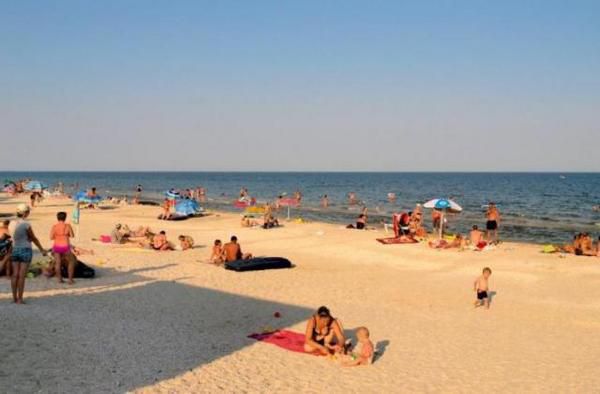 Азовське море пожирає українських туристів. Рятувальники б'ють на сполох.