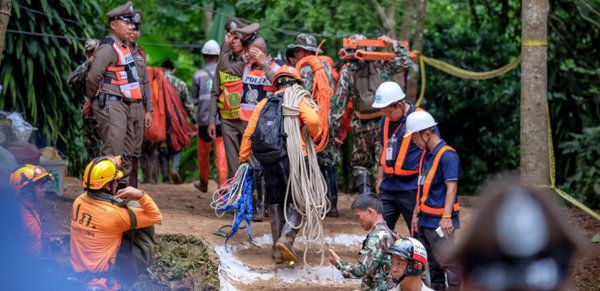 Рятувальна операція у Таїланді припинена. Наступний етап рятувальної операції почнеться через 10-20 годин.