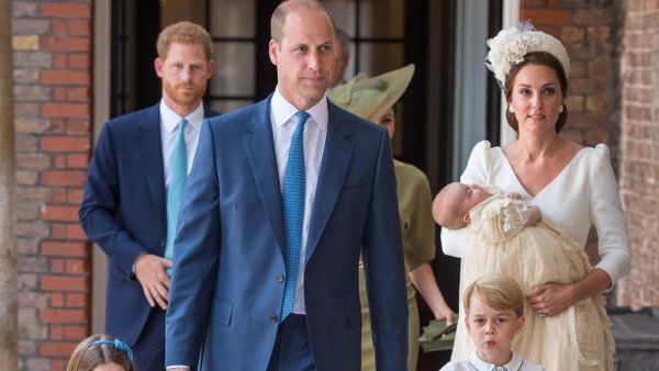 Кейт Міддлтон і принц Вільям хрестили сина Луї. 9 липня у Великобританії відбулася радісна подія: хрещення молодшого сина Кейт Міддлтон і принца Вільяма.