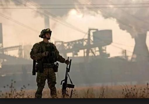На українській стороні відбуваються порушення припинення вогню - Волкер. Він підкреслив, що серйозні порушення відбуваються на окупованій території, і що для України нормально вести вогонь у відповідь по бойовиках.
