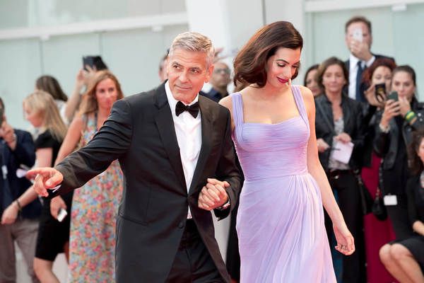 Джордж Клуні мчав на мотоциклі по італійському острову і потрапив до лікарні. Що сталося?. Знаменитий американський актор потрапив у лікарню після ДТП.