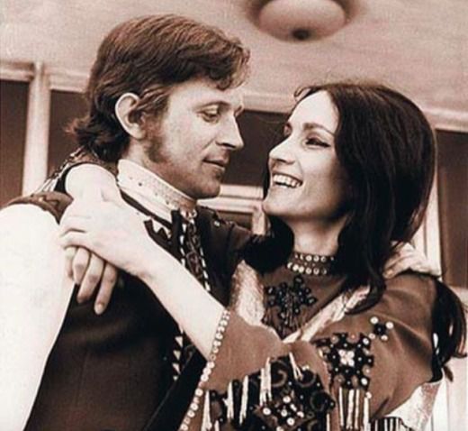 Співачка Софія Ротару поділилася архівних знімком з чоловіком!. За час шлюбу у подружжя народився син Руслан.