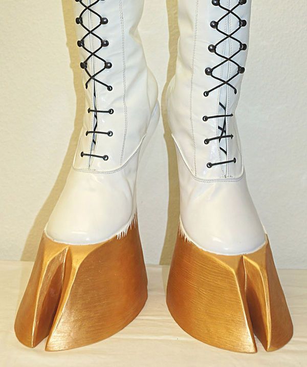 Найдивніше взуття, зібране на дивному аккаунті в Інстаграмі. Ви такого ще точно не бачили.