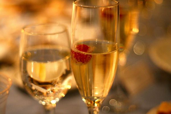 Чим ігристі вина відрізняються від шампанського?