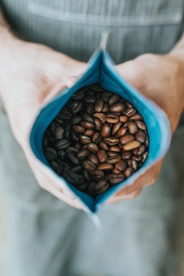 Чому лікар  Комаровський рекомендує пити каву: 3 причини. В результаті багаторічних досліджень учені нарешті дали повноцінну відповідь кавоманам: як напій впливає на здоров'я.