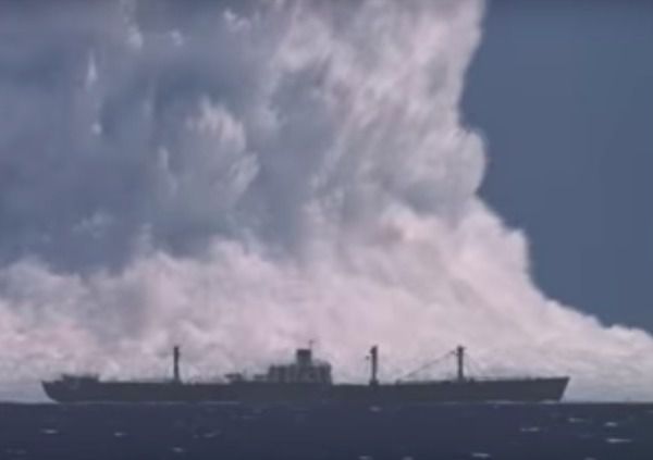 Як виглядає підводний ядерний вибух - неймовірне видовище!. Донедавна засекречене відео ядерних випробувань виклали в мережу.