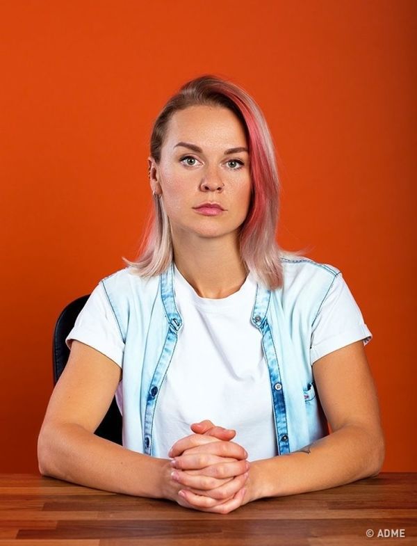 Пози і жести, які гублять вашу привабливість на корені!. Мова тіла з'явилася набагато раніше косметики, одягу і навіть мови.