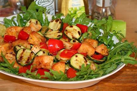 салат з кабачками і куркою «примха»