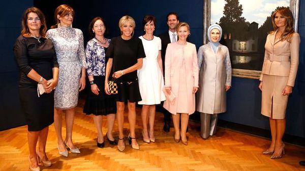 Саміт НАТО перетворився на конкурс краси перших леді. Кажуть, перемогла Меланія Трамп. 12 липня в Брюсселі пройшов саміт НАТО, важлива подія в світі політики.